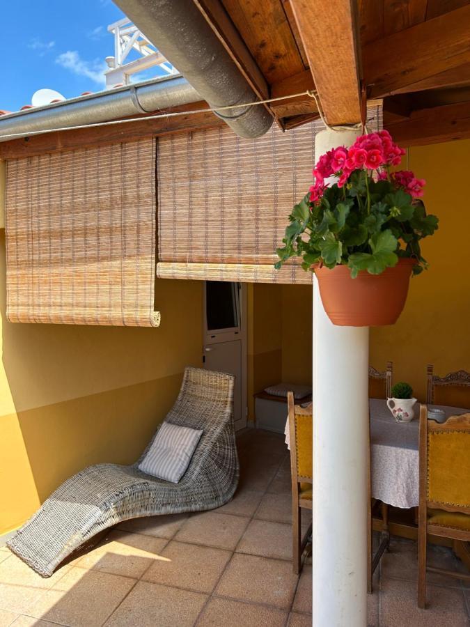 Zio Nino Apartment Sutomiscica Bagian luar foto