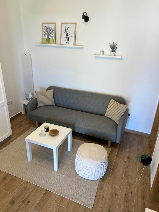 Zio Nino Apartment Sutomiscica Bagian luar foto